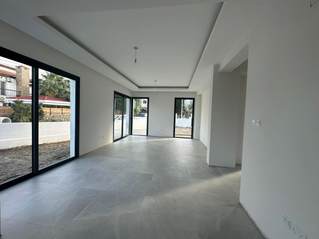 🔥Girne Ozanköy'de Satılık Yeni ve Modern Tasarımlı Özel Yüzme Havuzlu Villa!☀️