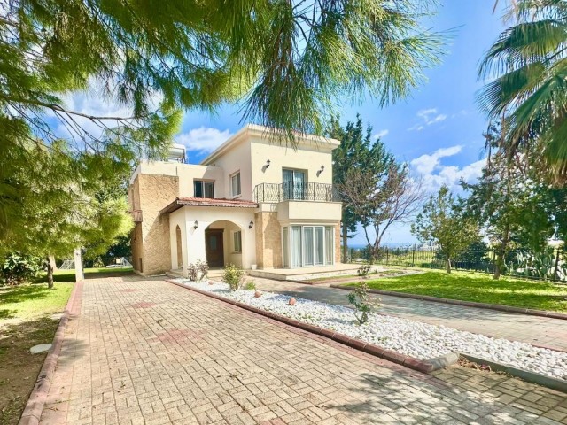 🔥3+1 Villa with a Big Garden &  Swimming Pool for Rent in Zeytinlik, Kyrenia!☀️