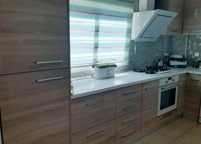 Girneye ve lefkosa ya 15  dk  göbek arazisi buyuk bakımlı villa