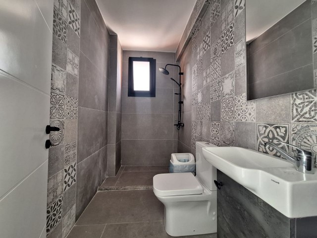 *TEK YETKİLİ* - Girne Merkez'de 3+1 Kiralık Dükkan