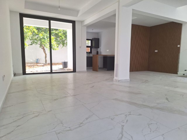 3+1 Shop for Rent in Kyrenia Center