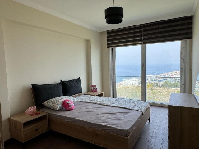 Girne Merkez'de Denize Sıfır Satılık 3+1 Daire