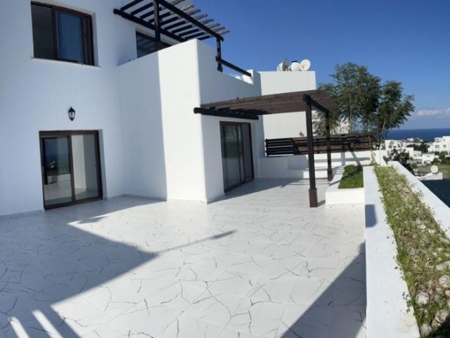 A RENOVATED living space in Alsancak, in a complex with a pool, with a magnificent sea view and at the same time surrounded by nature. Call us to live a dreamy life!