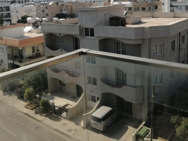 Penthouse Mieten in Küçük Kaymaklı, Nikosia