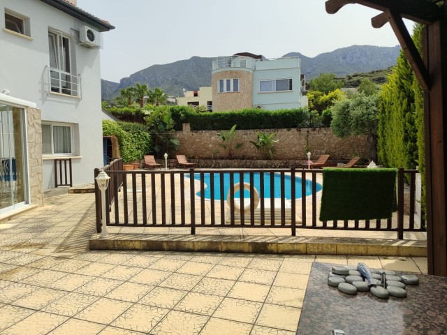 Villa mit privatem Pool in perfekter Lage