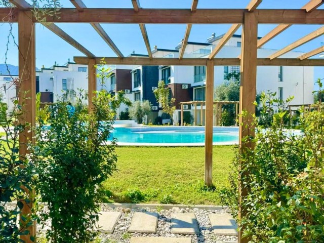 🌿2+1 penthouse with a Roof-Top Terrace  for Sale in Zeytinlik, Kyrenia!☀️ 