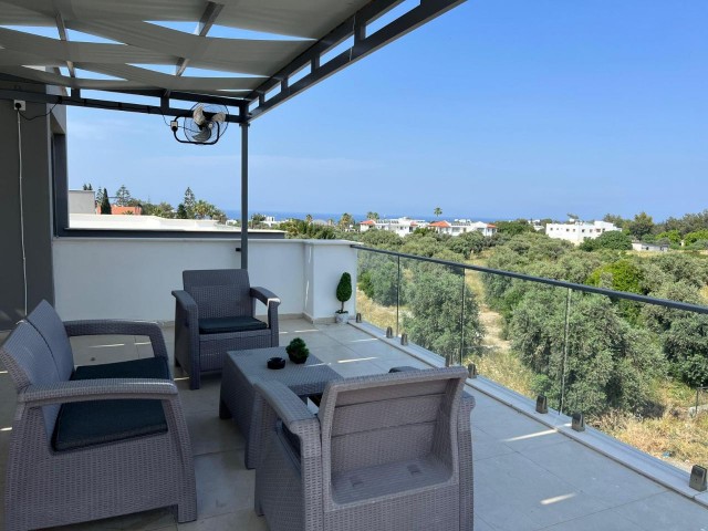 🌿2+1 penthouse with a Roof-Top Terrace  for Sale in Zeytinlik, Kyrenia!☀️ 