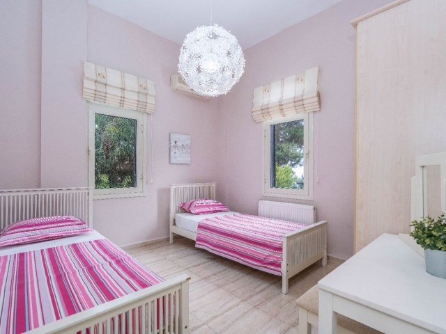 Savyon Village Rental Pristine Çatalköy'de Full Eşyalı 3 Yatak Odalı, 2 Salonlu Villa