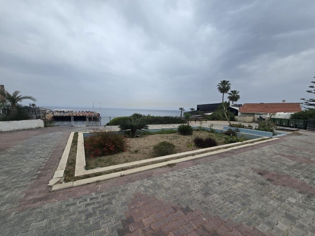 Girne Karaoğlanoğlun'da Özel İskeleli Site İçerisinde Villa