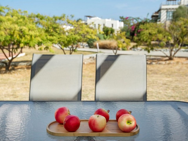 *Alleinvertreter* – Gartenferienhaus mit 3 Schlafzimmern, Pool- und Gartenblick