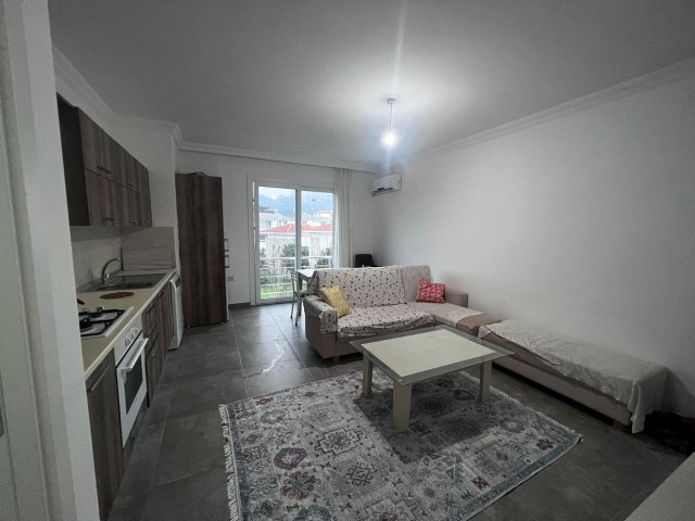 آپارتمان 1+1 برای فروش در Karaoğlanoğlu، گیرنه