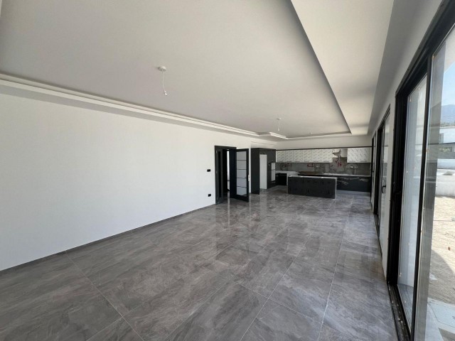 Villa for Sale in a Completed Project in Çatalköy *SOLE AUTHORITY*