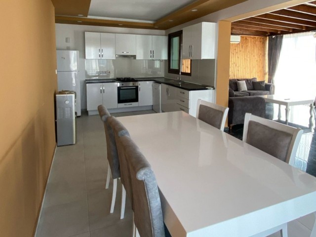 Luxury penthouse 2+1 for rent in Girne in city centre with sea views 