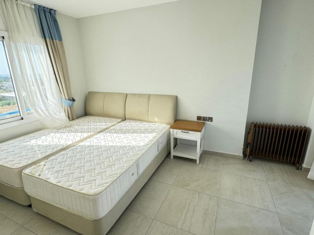 Park ve Deniz Kenarında Penthouse 2+1