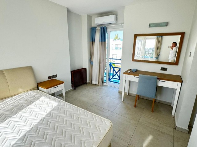 Park ve Deniz Kenarında Penthouse 2+1