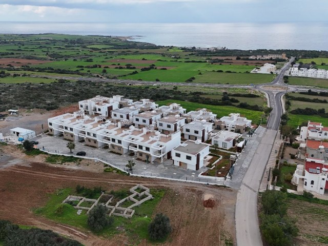 Neue Wohnung am Pool in Erenköy mit Meer- und Bergblick