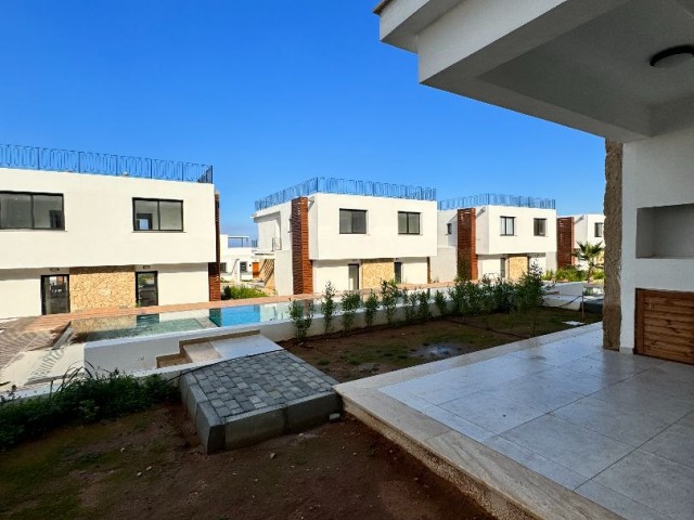 آپارتمان جدید مقابل استخر Erenköy با چشم‌انداز دریا و کوه