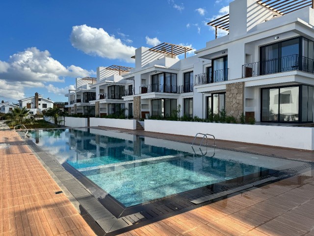 Neue Wohnung am Pool in Erenköy mit Meer- und Bergblick