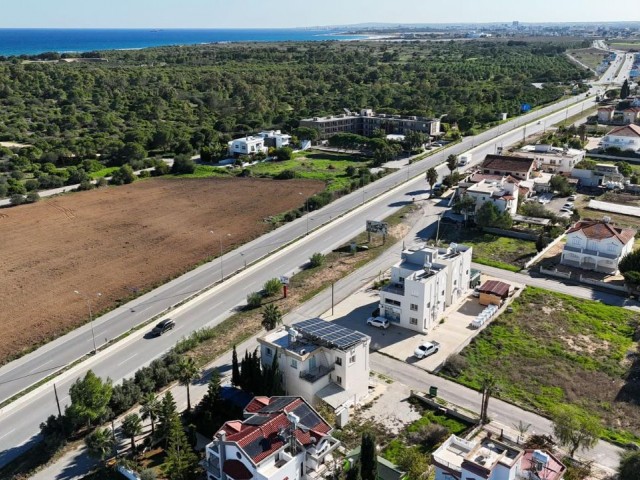 Complete Building with Zero Commercial Potential on the Main Road