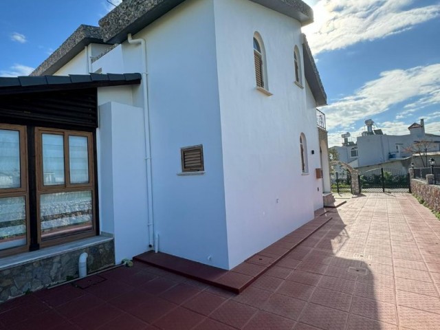 Corner Villa with Commercial and Permanent Living Potential on Yeniboğaziçi Main Road