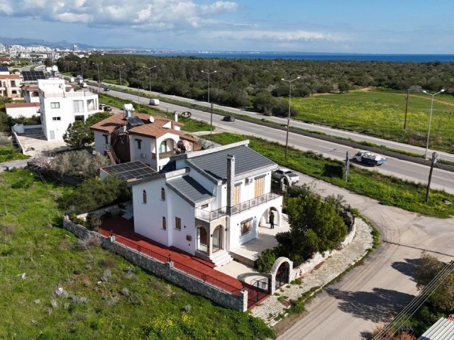 Yeniboğaziçi, Anayol Üzeri Ticari ve Sürekli Yaşam Potansiyelli Köşe Villa 