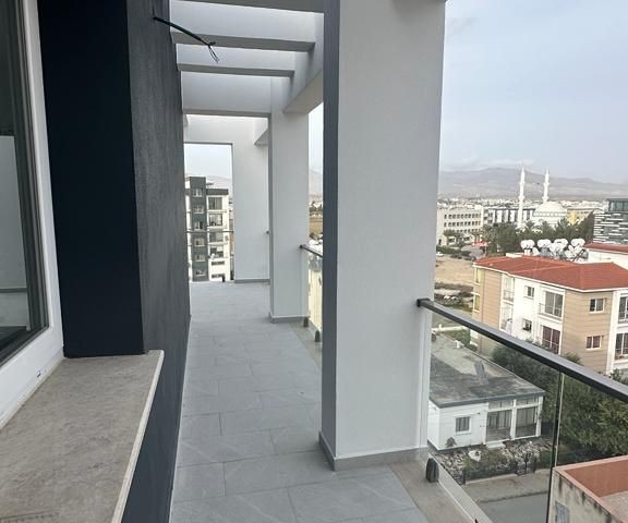 آپارتمان پنت هاوس 2+1 برای فروش در K.Kaymaklı