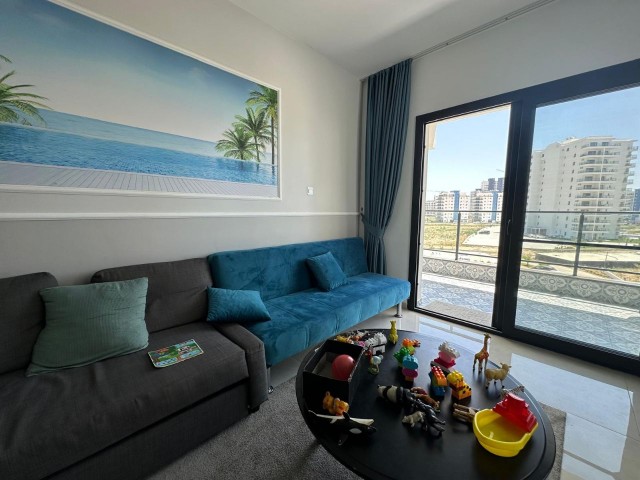 2+1 voll möblierte 91 m² große Wohnung mit Pool und Meerblick