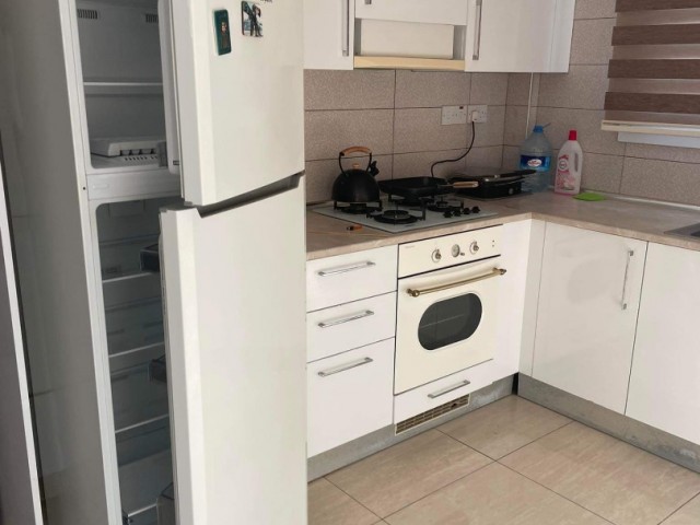 2+1 FULLY FURNISHED FLAT FOR RENT IN A LARGE SPACIOUS RESIDENCE WITH ELEVATOR WITH A GREAT LOCATION NEAR KOTON IN GIRNE CENTER..