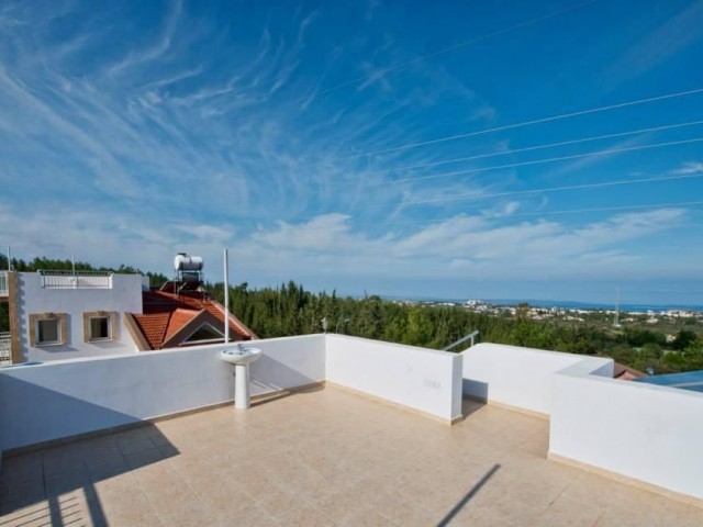 4+1 VILLA FOR DAILY RENTAL WITH PRIVATE POOL, STUNNING VIEW AND LARGE TERRACE IN GIRNE OZANKÖY AREA..