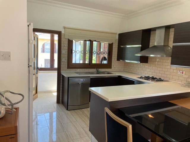 3+1 FULLY FURNISHED FLAT FOR RENT IN THE ÇATALKÖY REGION OF KYRENIA WITH MANY ADVANTAGES SUCH AS A SITE WITH A POOL, A CHILDREN'S PARK, GARDEN MAINTENANCE AND DOUBLE BALCONIES..