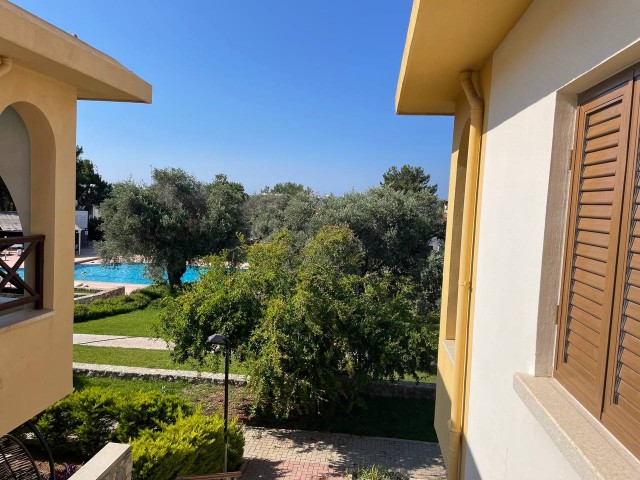 3+1 FULLY FURNISHED FLAT FOR RENT IN THE ÇATALKÖY REGION OF KYRENIA WITH MANY ADVANTAGES SUCH AS A SITE WITH A POOL, A CHILDREN'S PARK, GARDEN MAINTENANCE AND DOUBLE BALCONIES..