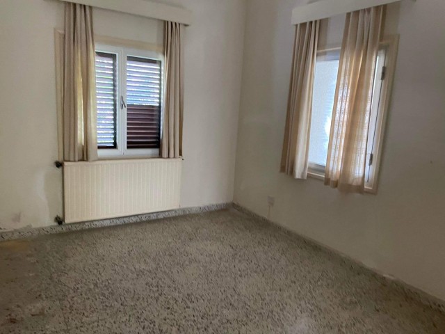 A SPECIAL OPPORTUNITY FOR GARDEN LOVERS, DETACHED FLAT IN GIRNE OZANKÖY WITH A TWO DECARE GARDEN AND 200 M2 AREA..