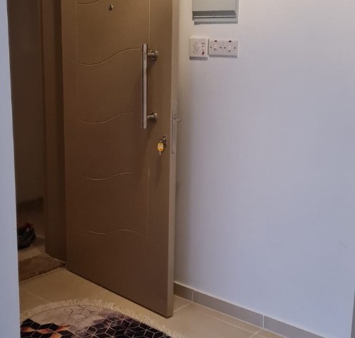 FULLY FURNISHED, AIR CONDITIONED, ELEVATOR, 2+1 FLAT FOR RENT IN A NEW BUILDING IN GIIRNE CENTER. WITH BRAND NEW FITTINGS..