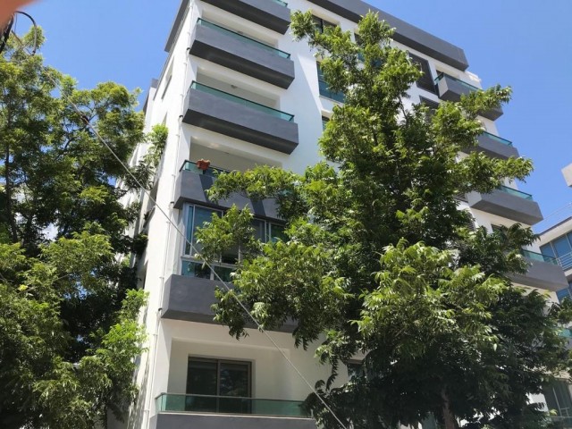 FULLY FURNISHED 2+1 RESIDENCE FLAT FOR RENT IN KYRENIA CENTRAL BARIŞ PARK AREA, CLOSE TO MARKET, STOP EVERYWHERE, WITH AIR CONDITIONER AND ELEVATOR..