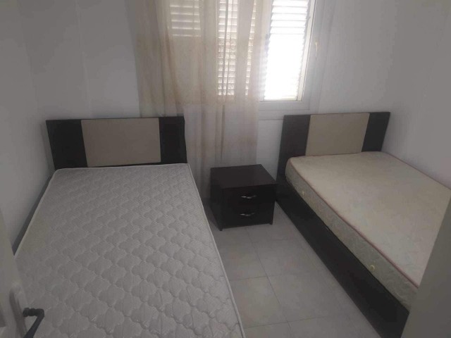 GİRNE’NİN MERKEZİ KONUMUNDA CAFE PASCUCCİ BÖLGESİNDE ŞEHİR MANZARALI PENTHOUSE 2+1 FULL EŞYALI KİRALIK DAİRE..