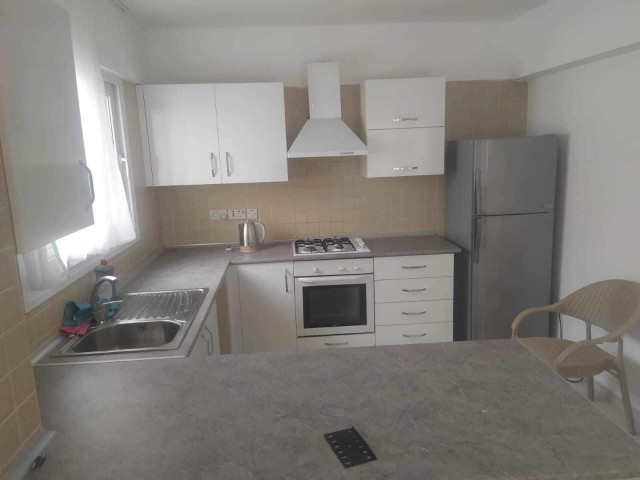 GİRNE’NİN MERKEZİ KONUMUNDA CAFE PASCUCCİ BÖLGESİNDE ŞEHİR MANZARALI PENTHOUSE 2+1 FULL EŞYALI KİRALIK DAİRE..