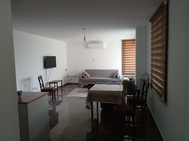 فرصت** آپارتمان 2+1 کاملا مبله برای اجاره در منطقه آمفی تاترو مرکزی گیرنه با منظره دریا عالی!!