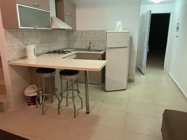 OPPORTUNITY** 1+1 FULLY FURNISHED FLAT FOR RENT AS A DETACHED HOUSE WITH LARGE GARDEN - SEPARATE KITCHEN 80M2 CLOSED AREA IN GIRNE KARAOĞLANOĞLU AREA