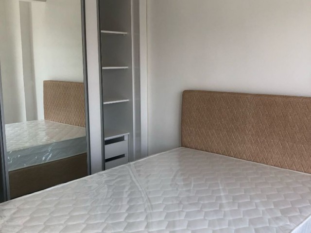 3+1 KOMPLETT MÖBLIERTE NEUE WOHNUNG ZU VERMIETEN IM KYRENIA-ZENTRUM, GANZ NAHE AM MEER MIT TOLLEM MEERBLICK