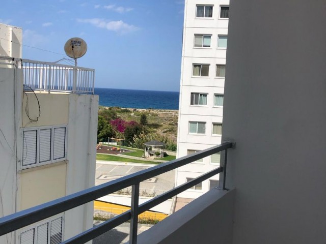 3+1 KOMPLETT MÖBLIERTE NEUE WOHNUNG ZU VERMIETEN IM KYRENIA-ZENTRUM, GANZ NAHE AM MEER MIT TOLLEM MEERBLICK