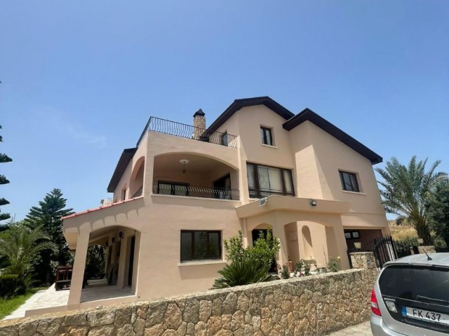 Villa Zu verkaufen in Gönyeli, Nikosia