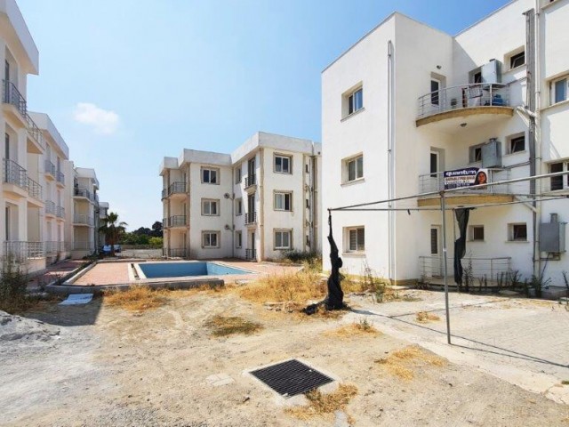 3+1 Apartments for Sale on a Site with a Pool in Kyrenia Laptada ** 