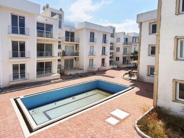 3+1 Apartments for Sale on a Site with a Pool in Kyrenia Laptada ** 