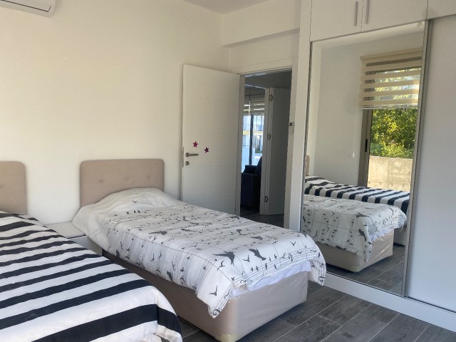 Girne Alsancak  Havuzlu Sitede 2+1  Satılık Daire