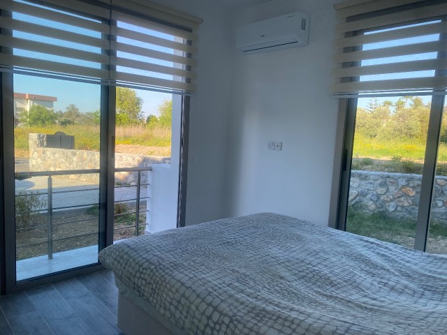 Girne Alsancak  Havuzlu Sitede 2+1  Satılık Daire