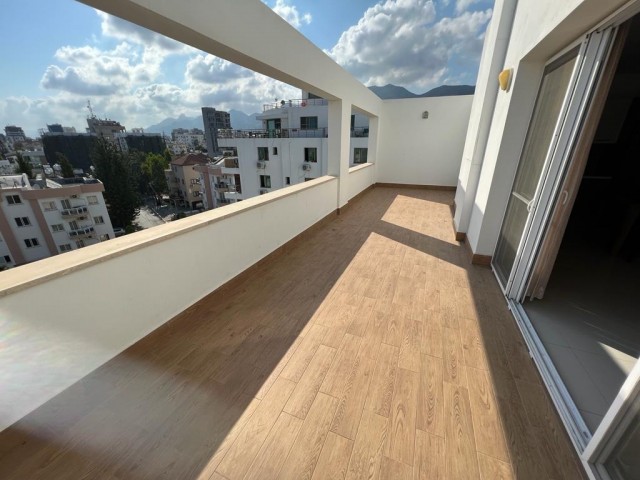 Girne Merkezde Satılık Penthouse 