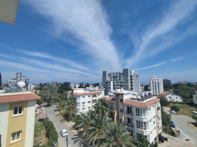 Kyrenia Turk Mahallesi Meerblick 2+1 Wohnung zur Miete