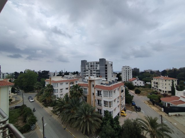 Flat To Rent in Girne Merkez, Kyrenia