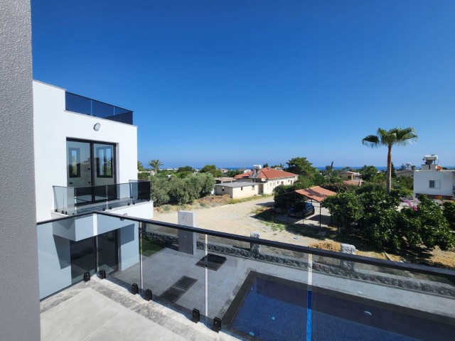 ATEMBERAUBENDE VILLA MIT MEER- UND BERGBLICK IN DER REGION KYRENIA LAPTA