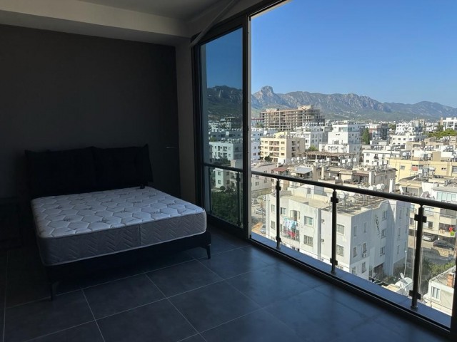 Luxuriöses 3+1-Penthouse zur Miete am Meer mit herrlicher Aussicht im Zentrum von Kyrenia